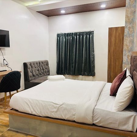 Hotel Vedicvista Indore Buitenkant foto