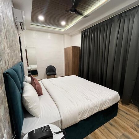 Hotel Vedicvista Indore Buitenkant foto