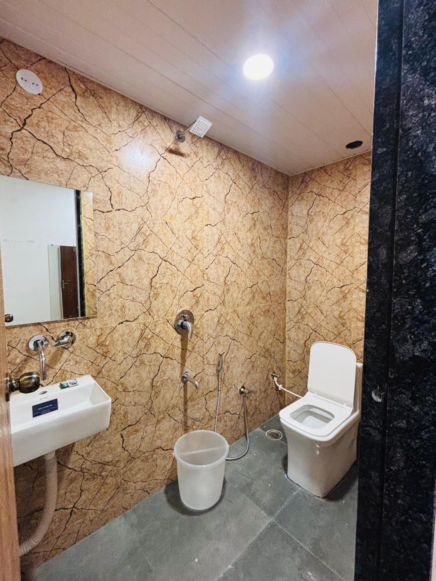Hotel Vedicvista Indore Buitenkant foto
