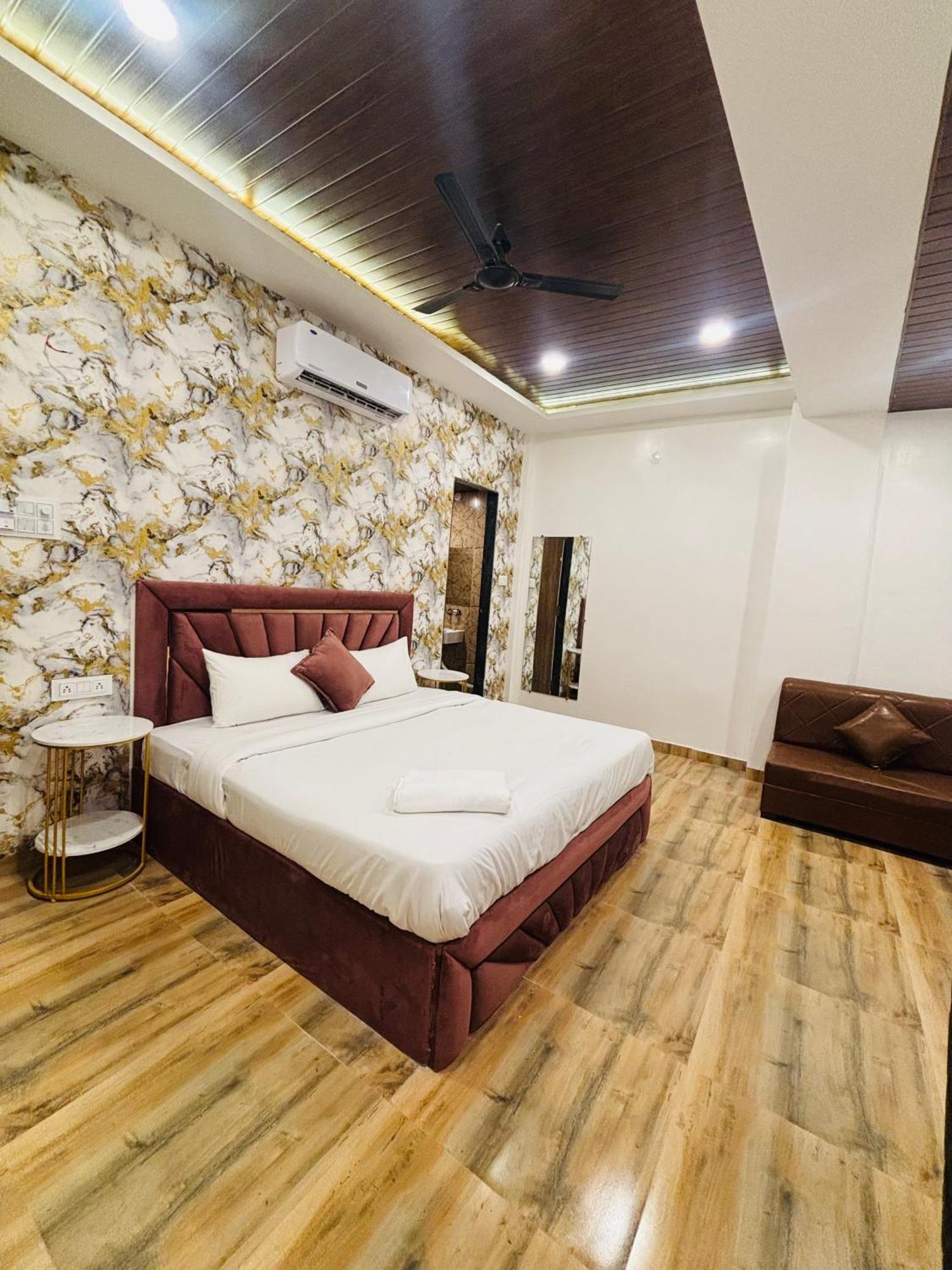 Hotel Vedicvista Indore Buitenkant foto