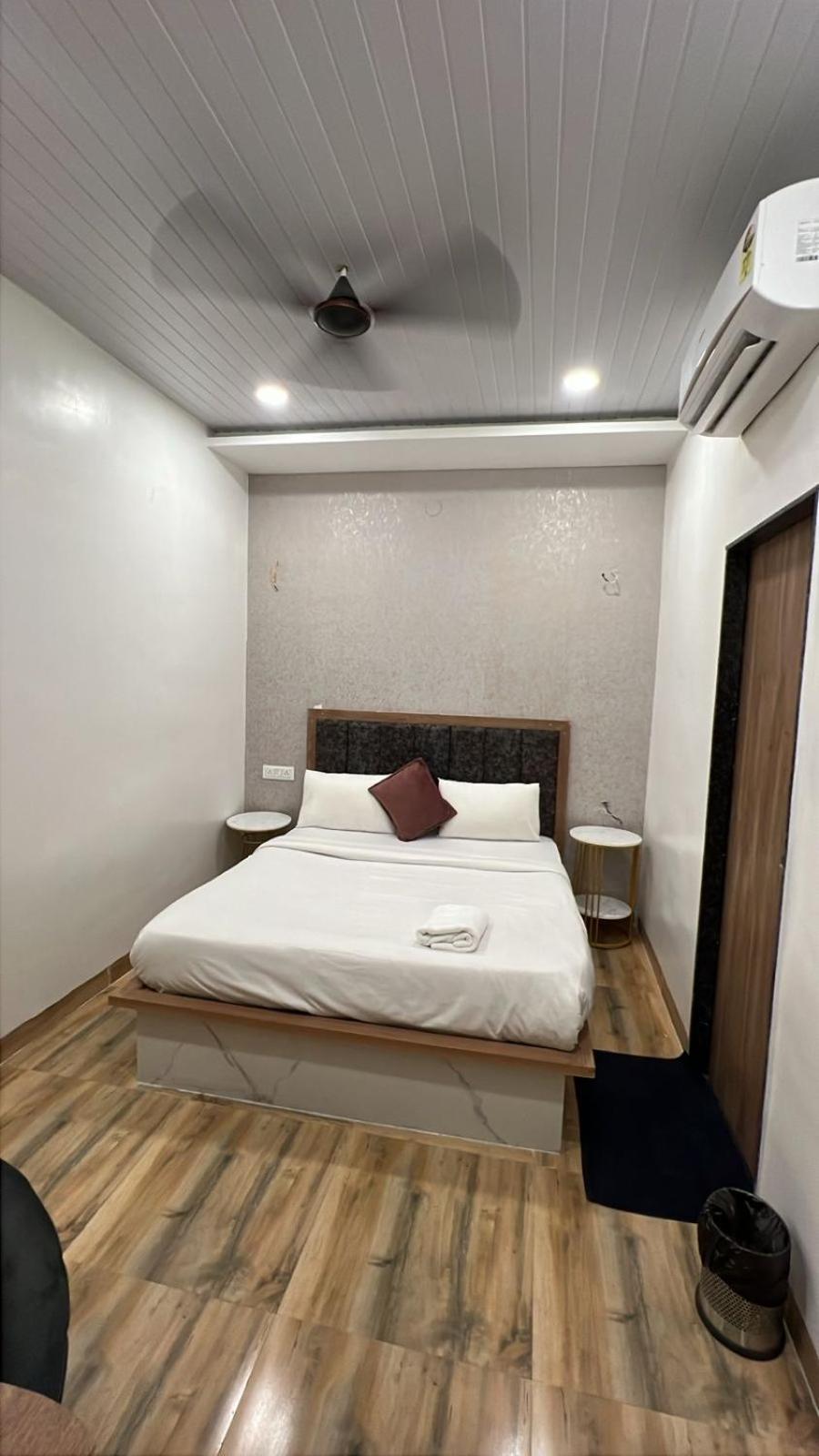 Hotel Vedicvista Indore Buitenkant foto