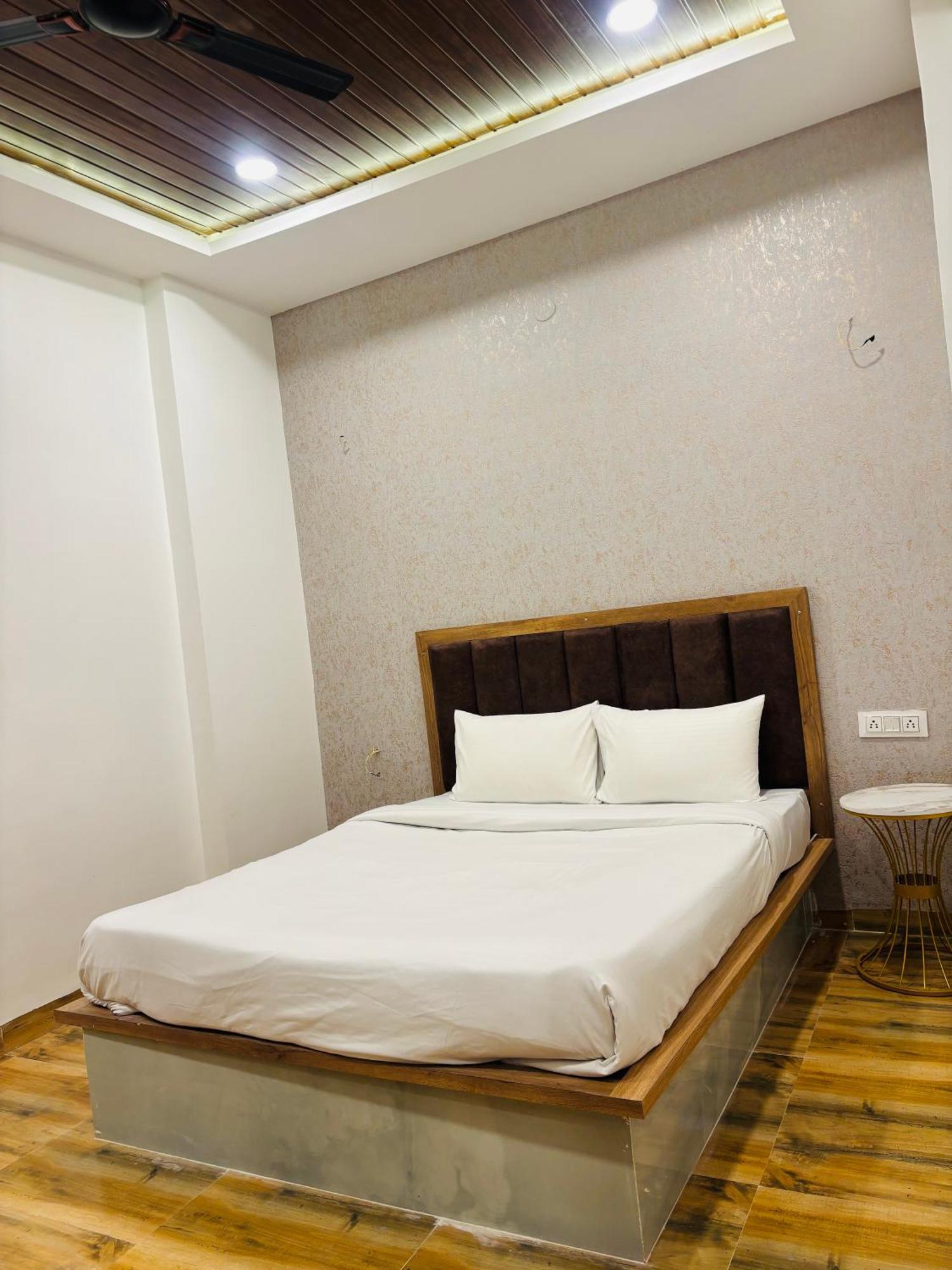 Hotel Vedicvista Indore Buitenkant foto