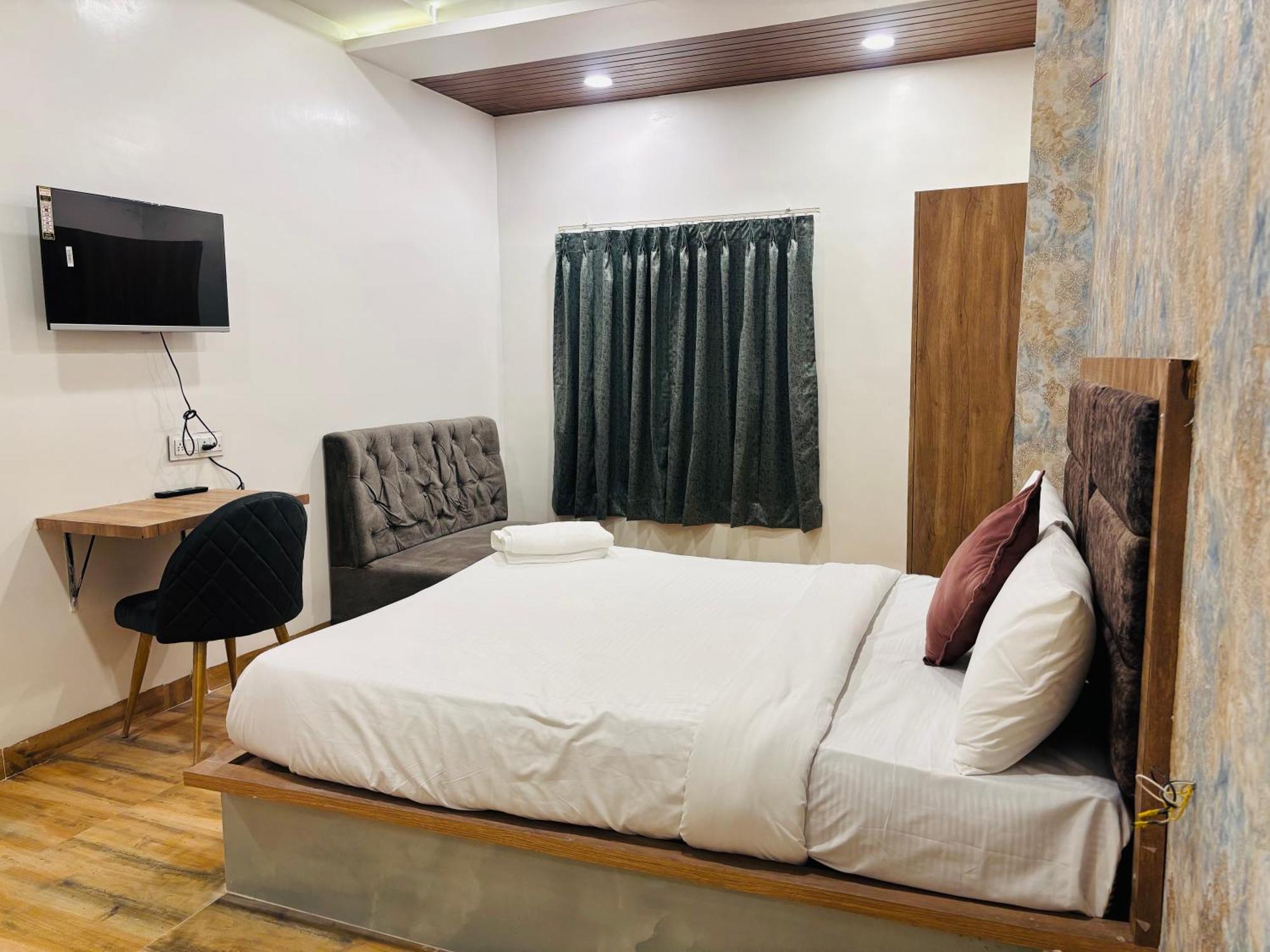 Hotel Vedicvista Indore Buitenkant foto
