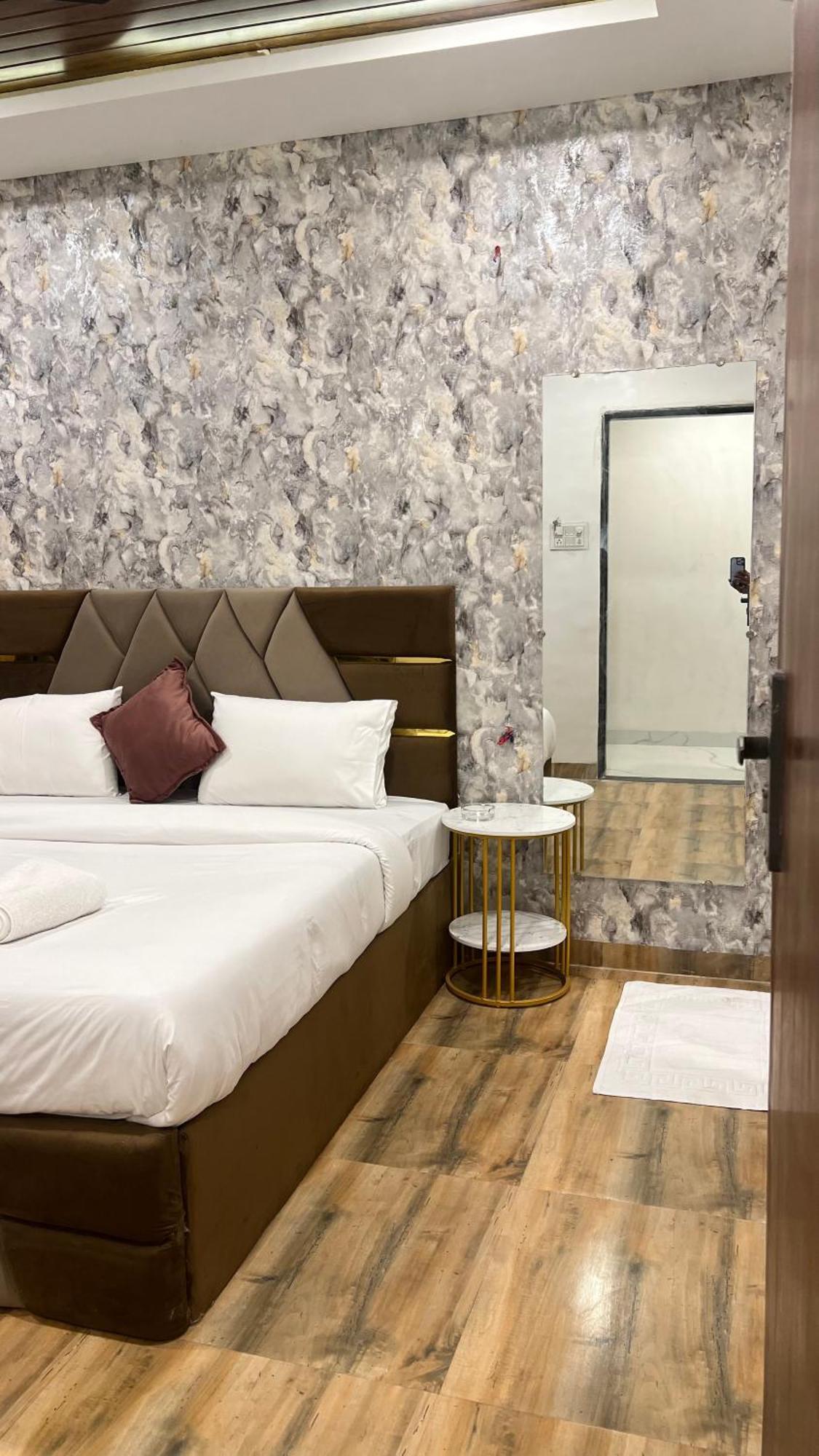 Hotel Vedicvista Indore Buitenkant foto